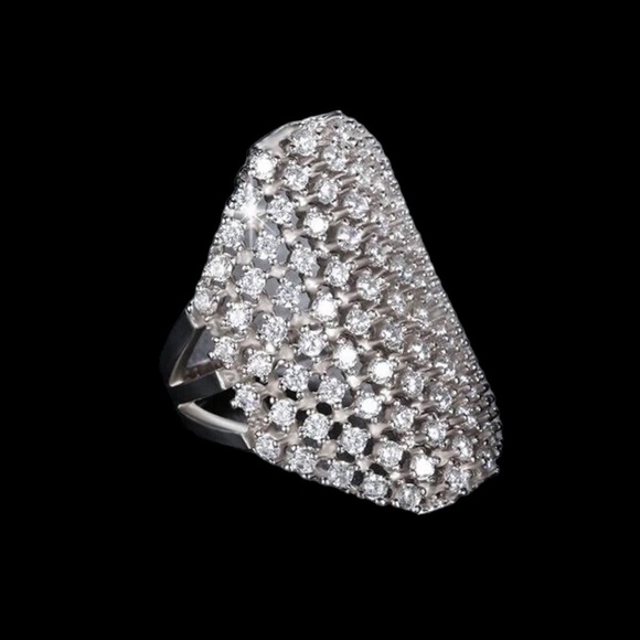 Gorgeous Zircon Statement Ring - Picture 3 of 7